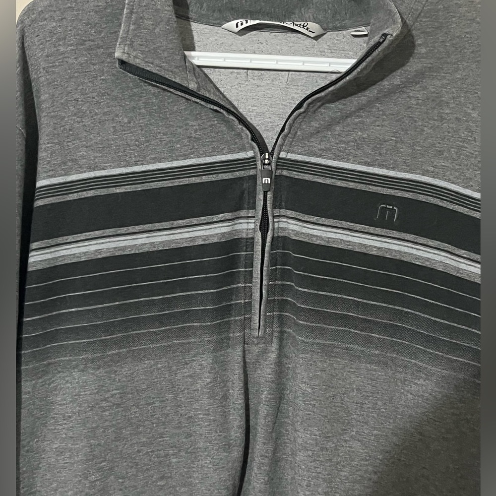Travis Mathew 1/4 zip EUC